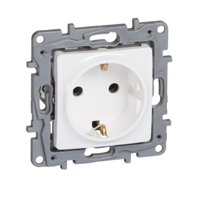 Контакт шуко 2P+E 16A Бял - Legrand Niloe 764539