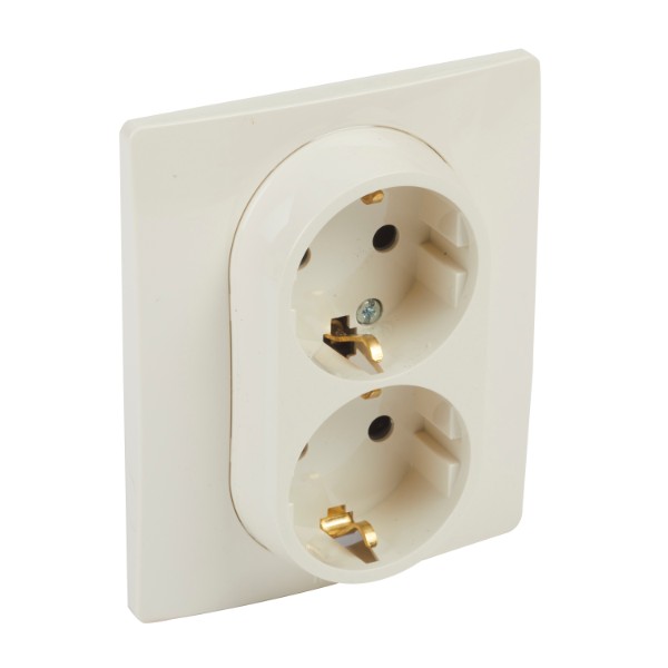 Контакт шуко двоен с рамка 2P+E 16A Крем - Legrand Niloe 764634