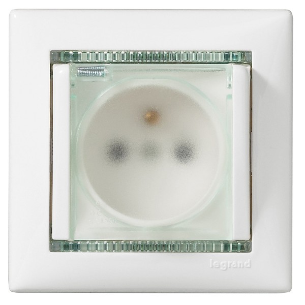 Контакт шуко 2P+E IP44 Бял - Legrand Valena 774220