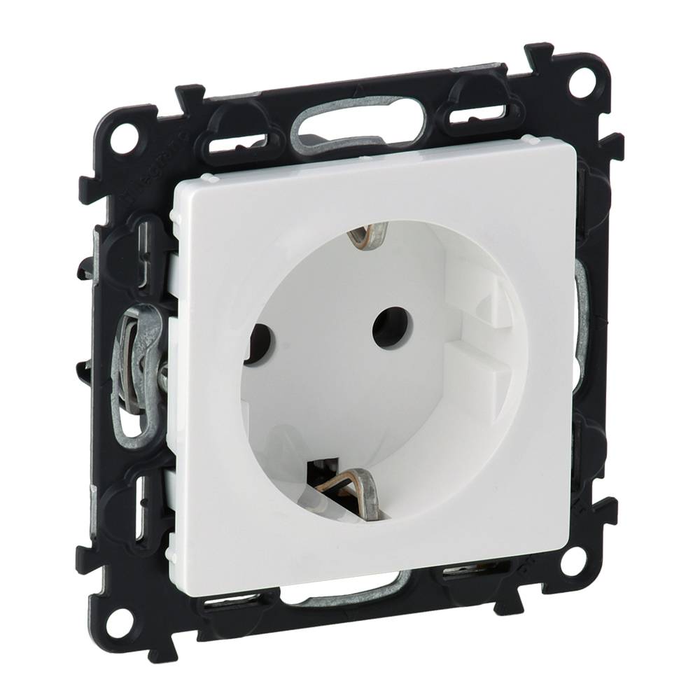 Контакт шуко 2P+E Бял - Legrand Valena Life 753120