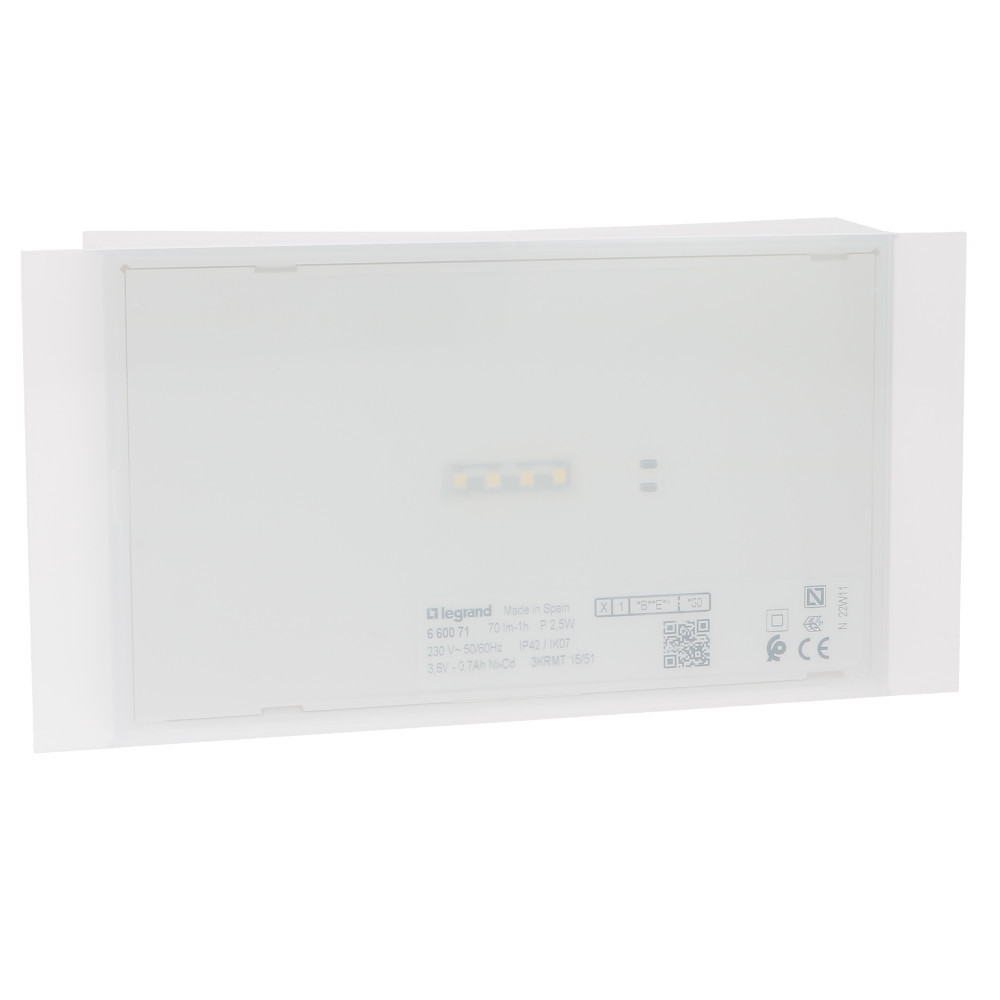 Авариен / евакуационен осветител 100lm 1h IP42 IK07 M / NM AT 202x104x40mm - Legrand X-light 180 660152
