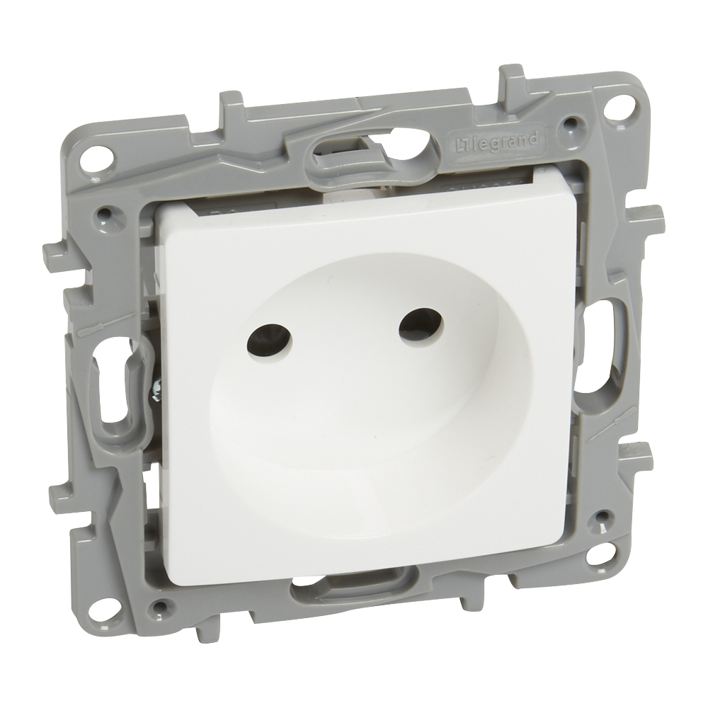 Контакт с детска защита 2P 16А 250V Бял - Legrand Niloe 764538