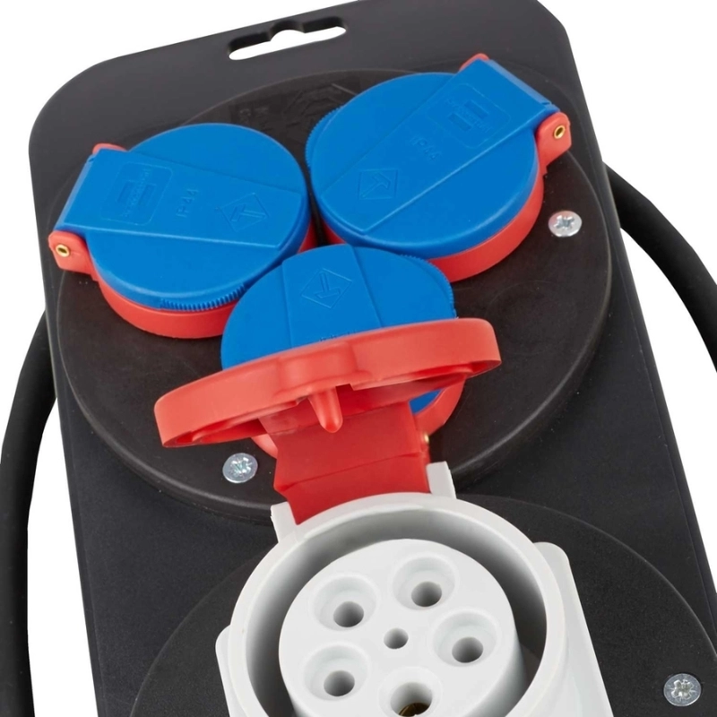 Разклонител CEE1 IP44 щепсел 400V/16A и 1x CEE 400V/16A и 3x 230V/16A с кабел 2m Черен