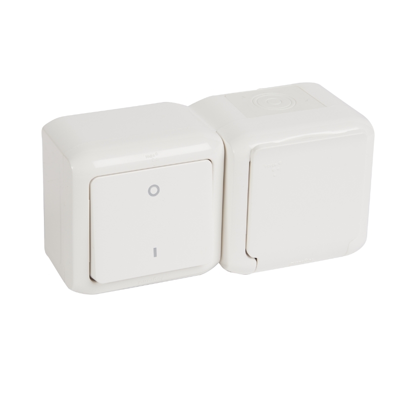 Блок двуполюсен ключ с шуко 2P+E 16A с детска защита IP44 Бял - Legrand Forix 782372