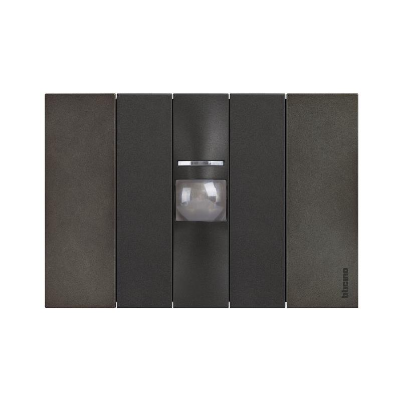 Ключ с infrared сензор за движение PIR 105° обхват 6m и h=1.2m LED ≤ 50W 1M  - bticino Living Now K4431