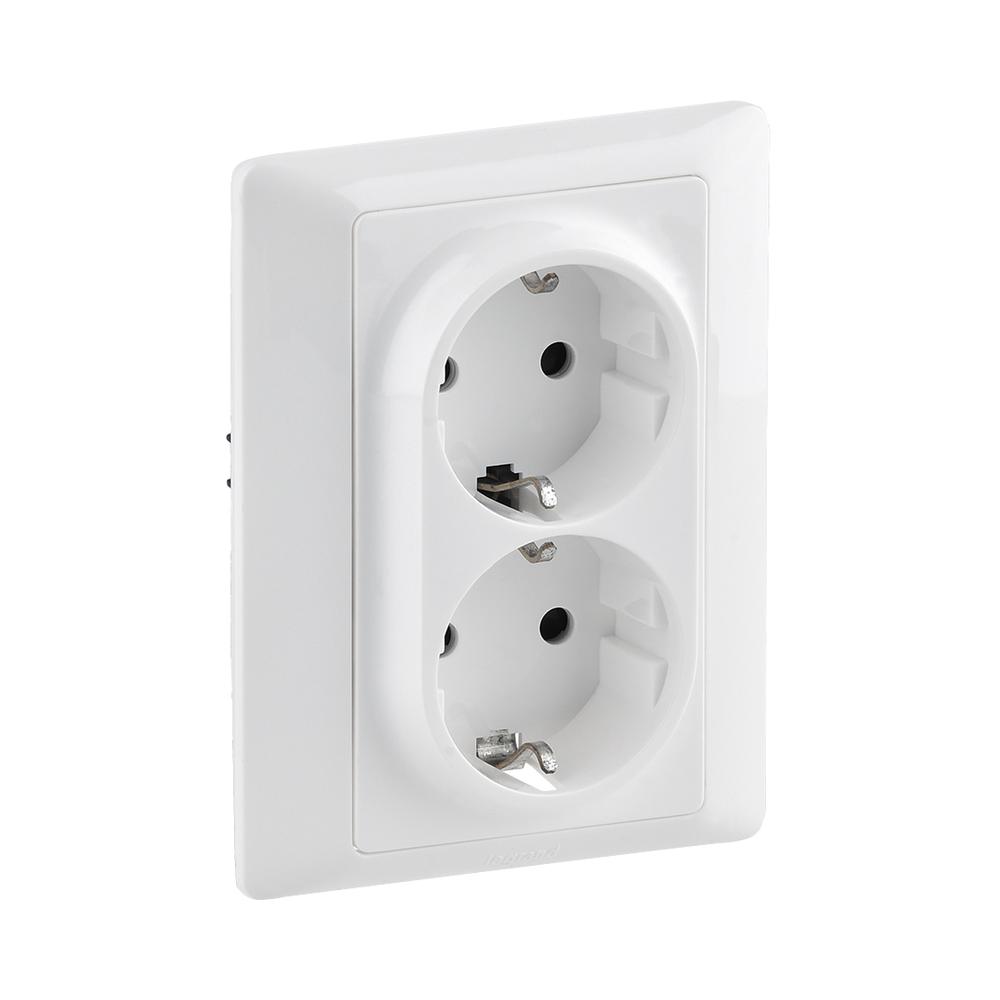 Блистер - Двоен контакт Шуко с рамка Бял - Legrand Valena Life 755702