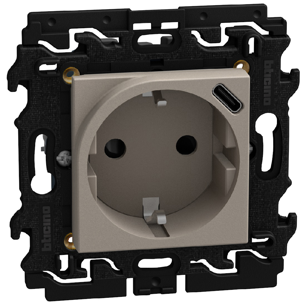 Контакт Шуко 2Р+Е 16А и USB тип C 1.5A 7.5W 2M с монтажна рамка Камък - bticino Light Now YG4141USB